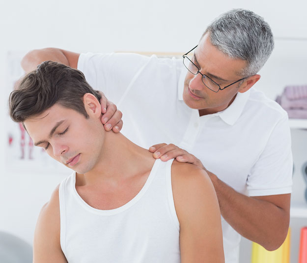 Neck Pain Diagnosis and Treatment With Our Bellmore Chiropractor